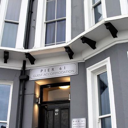 Pier 61 Guest Accommodation Hastings Bagian luar foto