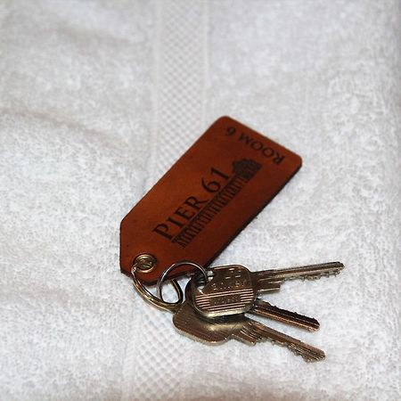 Pier 61 Guest Accommodation Hastings Bagian luar foto