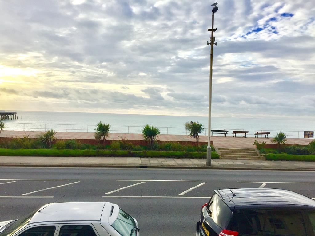 Pier 61 Guest Accommodation Hastings Bagian luar foto