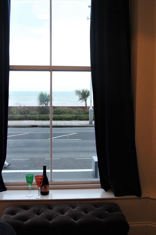 Pier 61 Guest Accommodation Hastings Bagian luar foto