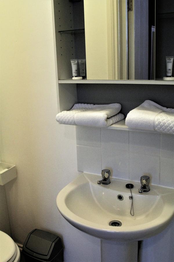 Pier 61 Guest Accommodation Hastings Bagian luar foto